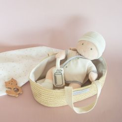 Doudou et Compagnie Mes Premiers Jouets | Poupon Blanc Et Gris Avec Couffin